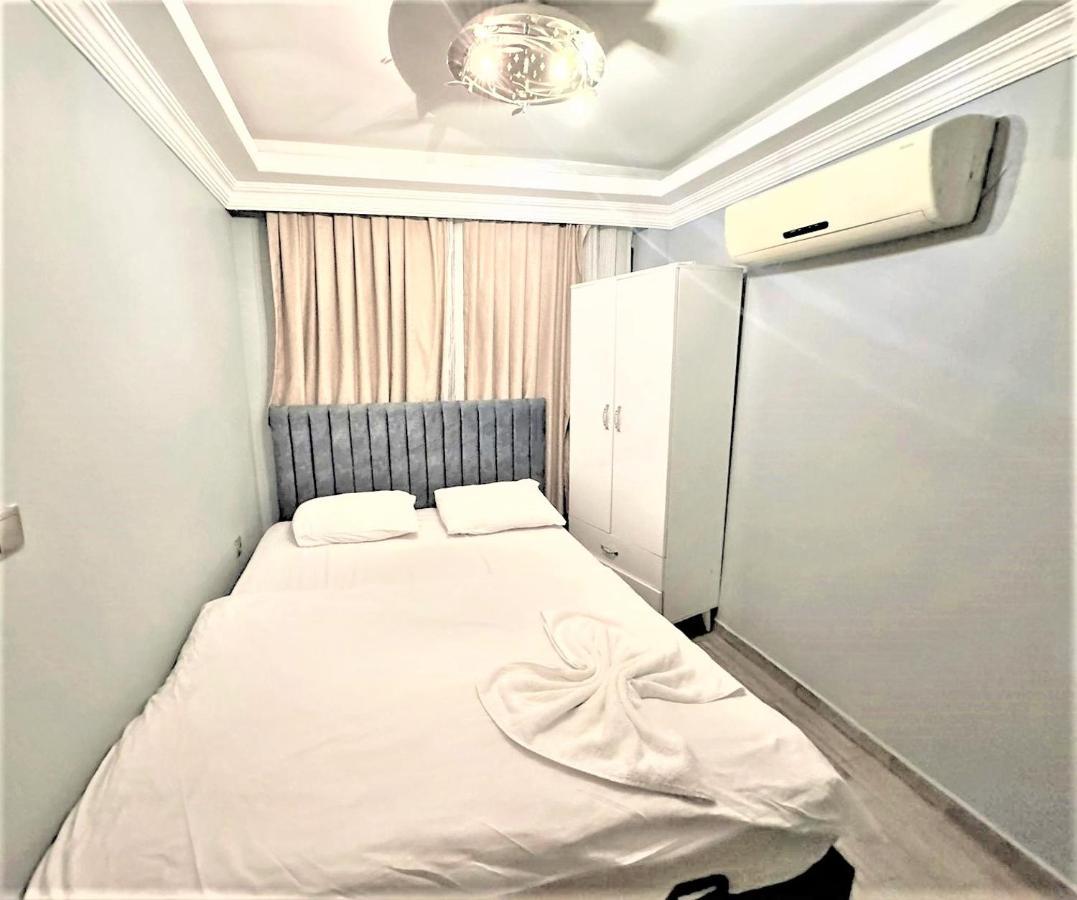 Flats And Rooms Near Taksim Square Istambul Chambre photo
